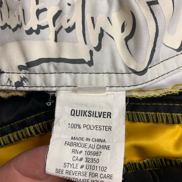 Quiksilver Men’s Board Shorts Size 31 Black Yellow White Y2K Surf Trunks - Picture 6 of 10